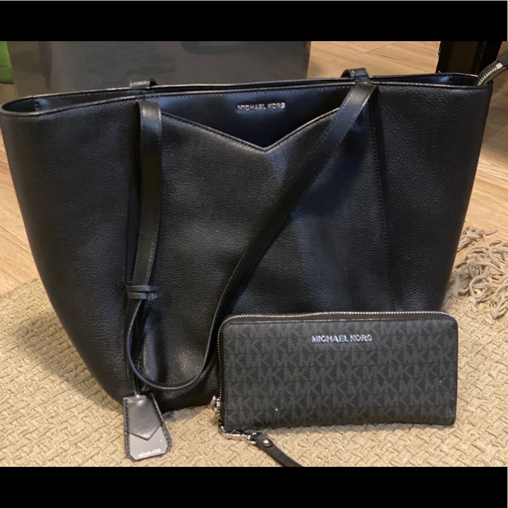Michael Kors hand bag & matching wallet - Picture 1 of 5